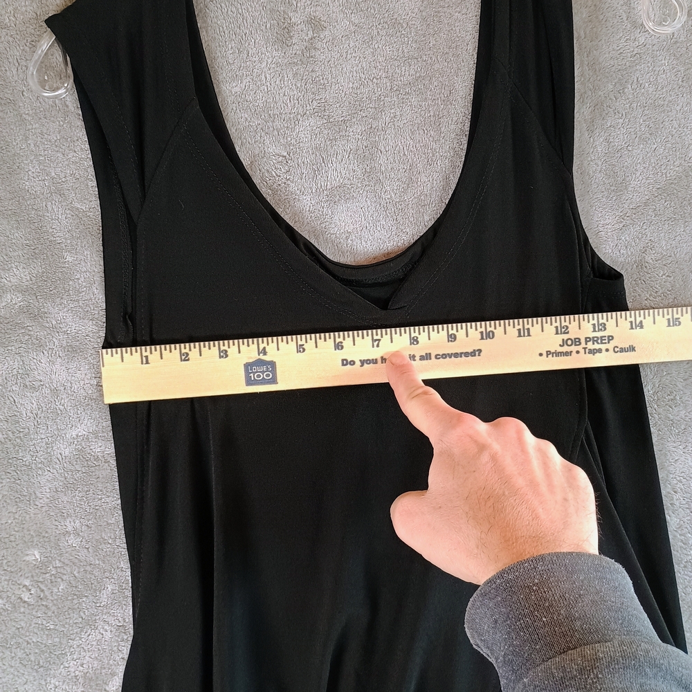 Black Dress Medium Lightweight Material - Picture 4 of 7